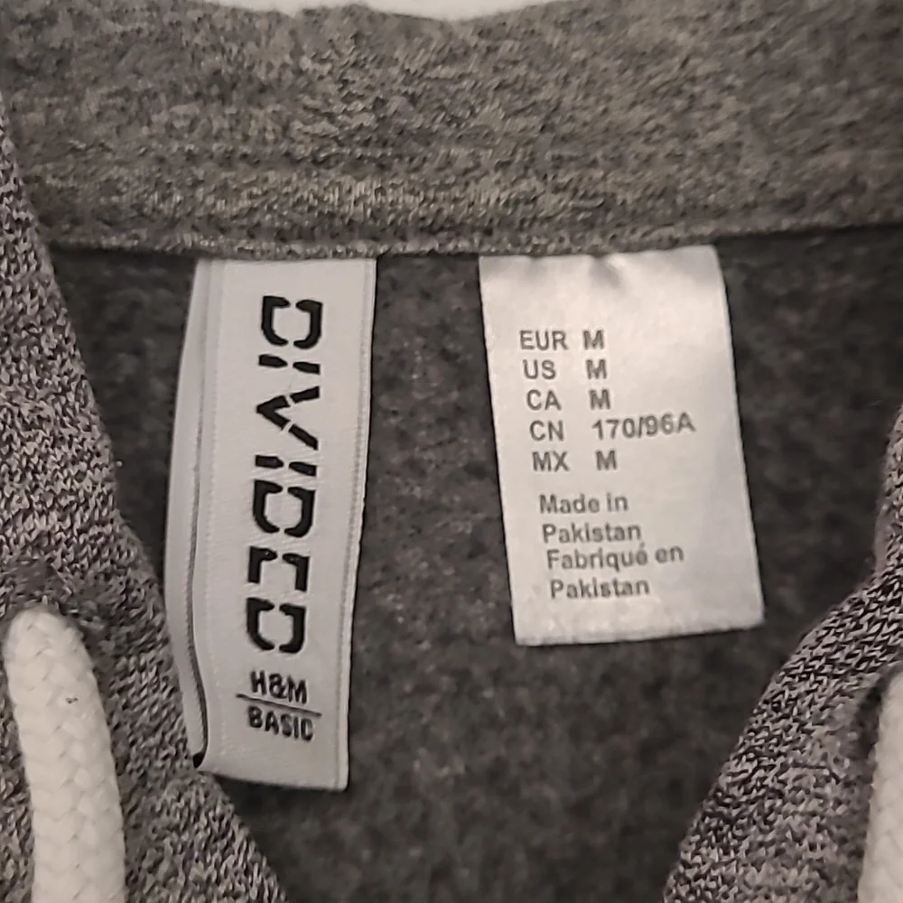 Divided By H&M Zip-up Hoodie Size Medium - Picture 3 of 3